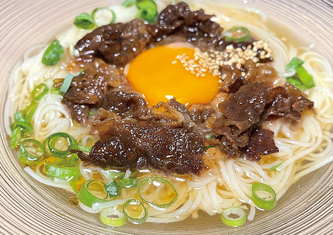 とちぎ和牛の冷し月見甘辛肉そうめん