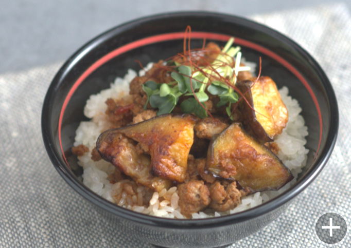 栃木県産ヤシオポークと揚げ茄子の旨辛丼