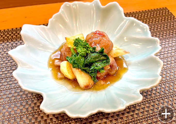 とちぎゆめポークいちご包み、とちあいかの甘酢餡 春野菜添え